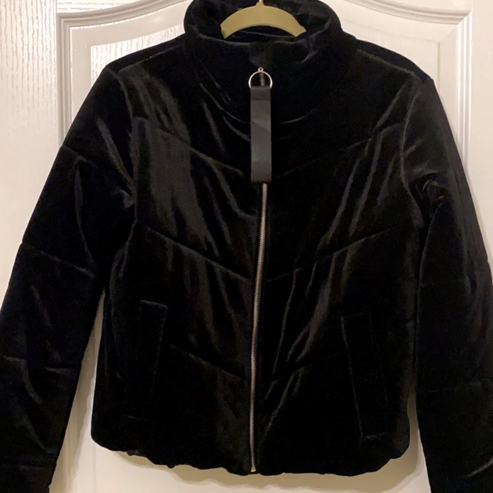 🔆‼️HOST PICK‼️🔆 Romeo➕Juliet Couture Black Velvet Bomber Jacket Puffer